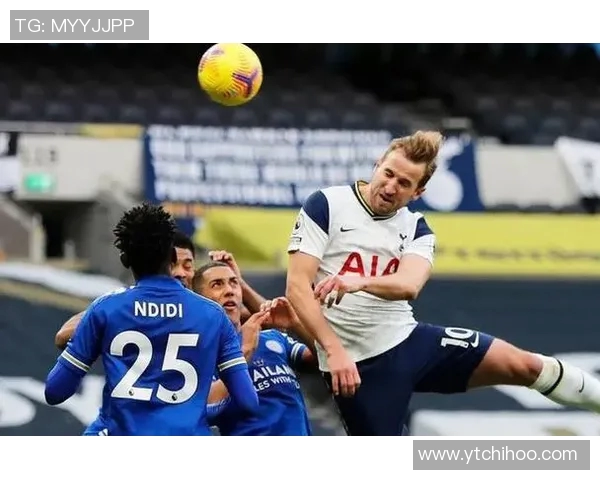 足球明星高清变脸照片大集合展现他们不同风格与魅力的精彩瞬间