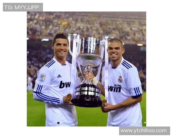 打造独一无二的足球明星画像艺术作品，展现他们的风采与激情